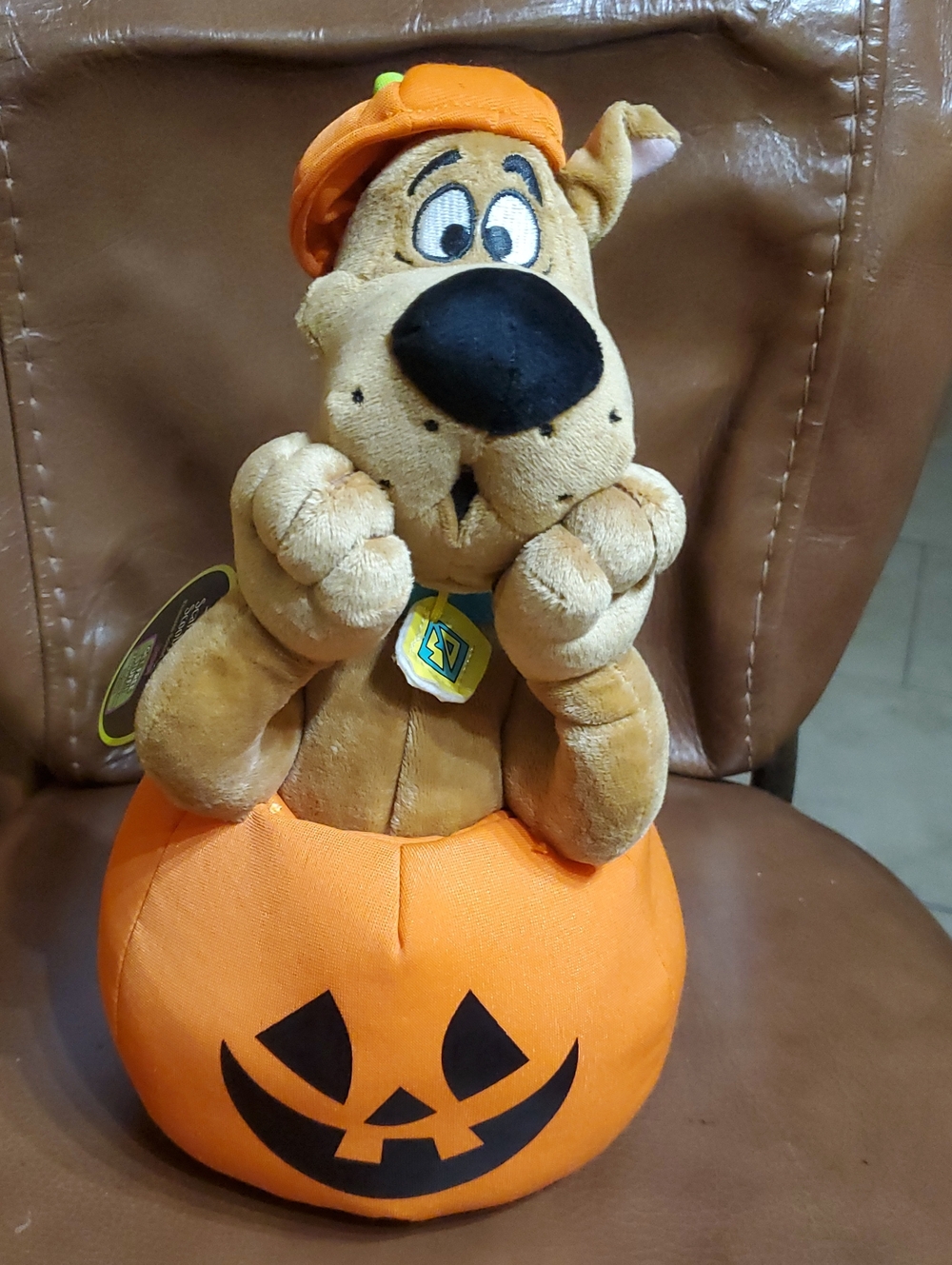 Hallmark Scared Silly Scooby-Doo Sound & Motion Plush Halloween 2011 NWT Animal